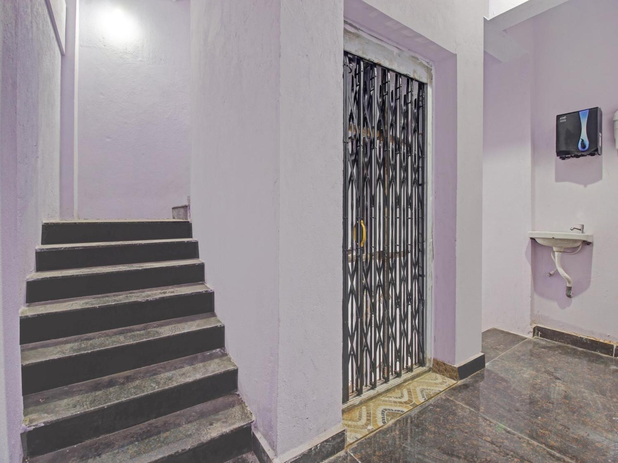 Hotel O Royal Stay Haidar Sahibguda 외부 사진
